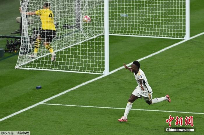 威尼修斯荣膺FIFA年度最佳男球员 成为首位00后世