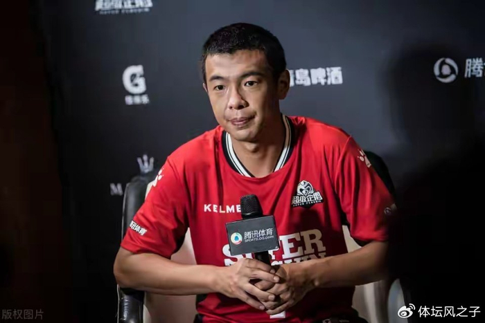 徐亮揭露国足更衣室规矩：年轻球员需为老将清