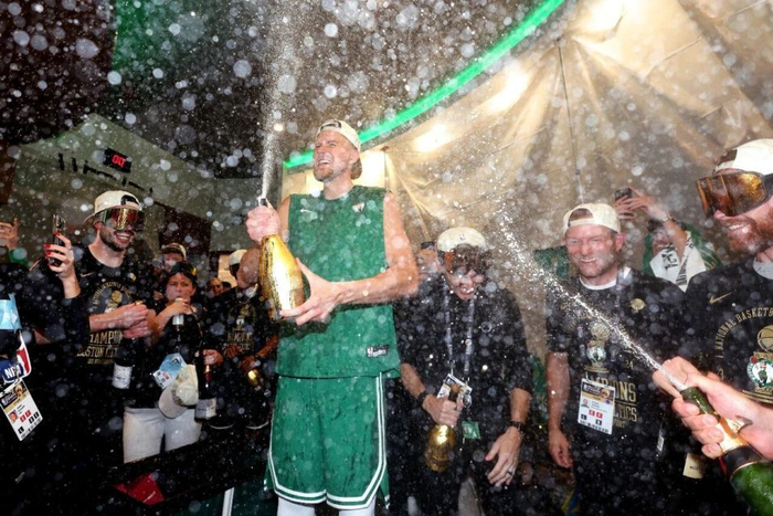 波尔津吉斯伤病困扰未来合同谈判