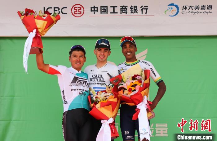 环青赛第二赛段车手挑战高海拔爬坡