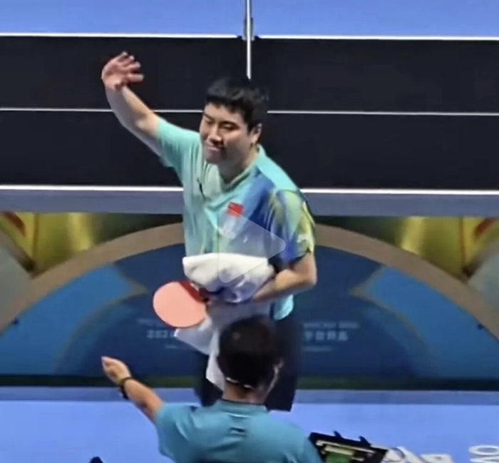 梁靖崑澳门世界杯失利引退役猜测 告别动作引发