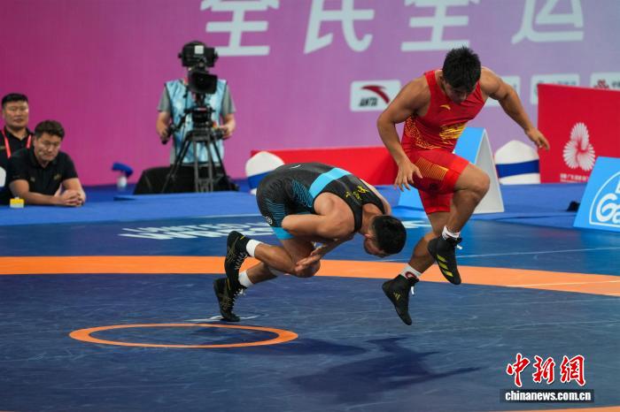 第十五届全运会摔跤赛第三日激战 五支队伍斩获