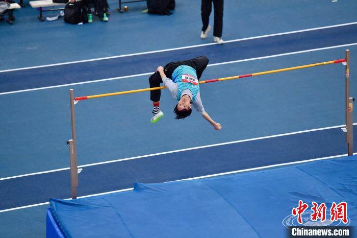 跳高名将张国伟时隔5年重返专业赛场：我一直没