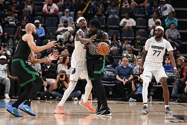 凯尔特人两连胜克塔两双助胜 防守端统治力引关