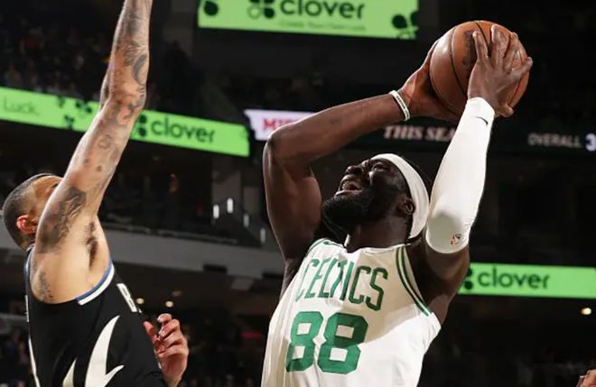 凯尔特人两连胜克塔两双助胜 防守端统治力引关