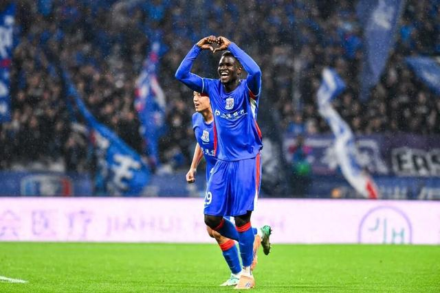 申花逆转登顶积分榜：锋线蜕变助力重返争冠行