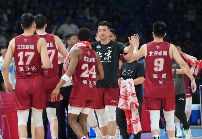 李楠解禁加盟首钢需先考取教练证书补强教练组