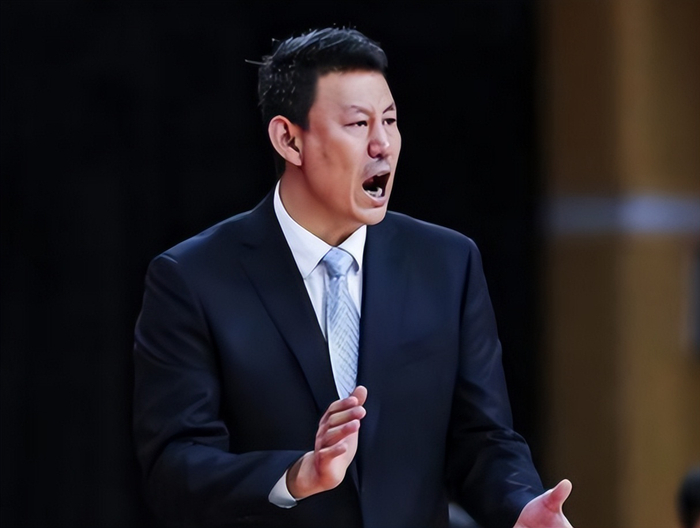 李楠解禁加盟首钢需先考取教练证书补强教练组
